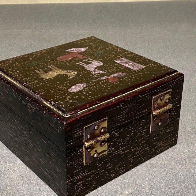 Art Deco Vintage Rosewood & Mother-of-Pearl Inlay Treasure Box – Deer & Floral Motif For Sale - Image 3 of 8