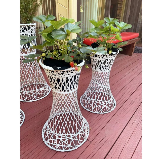 1970s Set of 3 Russell Woodard Spun Fiberglass Outdoor Plant Stand Planters For Sale - Image 5 of 9