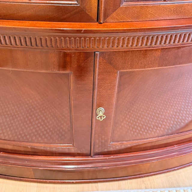 1990s Baker Furniture Bow Front Georgian China Cabinet For Sale - Image 5 of 12