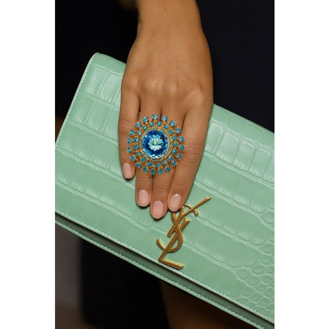 Gemstone Bochic "Orient" Vintage Diamond & Multi Blue Topaz Ring Set In 18K Gold & Silver For Sale - Image 7 of 18
