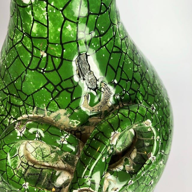 This ceramic jar is manufactured using crackle glaze technique, the jar have two colors and different size of crackles,...