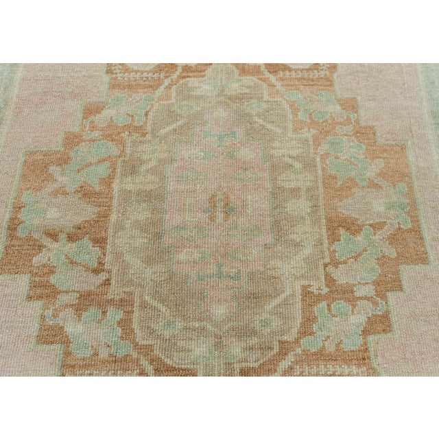 Early 21st Century Turkish Vintage Rug 4'8" x 7'7" #20608 For Sale - Image 5 of 8
