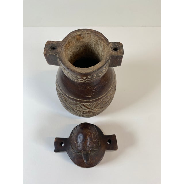 Vintage Carved Wooden Vessel With Turtle Finial – Tribal Style Decorative Object For Sale In Miami - Image 6 of 6