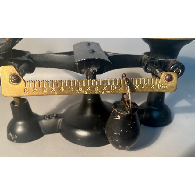 Farmhouse 1900s Antique Balance Scale With Brass Scoop Farmhouse Kitchen Cast Iron Chatillon & Sons For Sale - Image 3 of 9