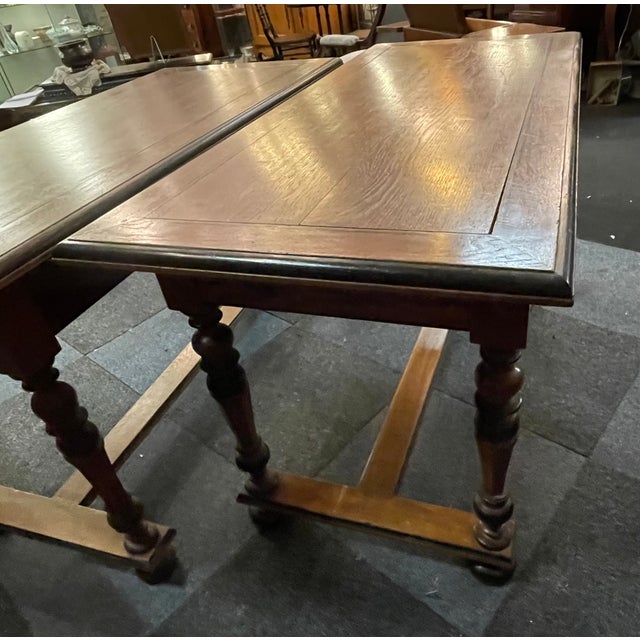 Oak Desk with Drawers, in Very Good conditions. Designed before 1890