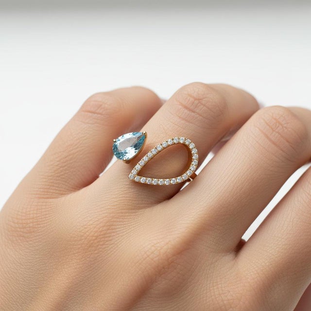 Metal Pear Topaz 14k Gold Ring, Size 7.5 For Sale - Image 7 of 11