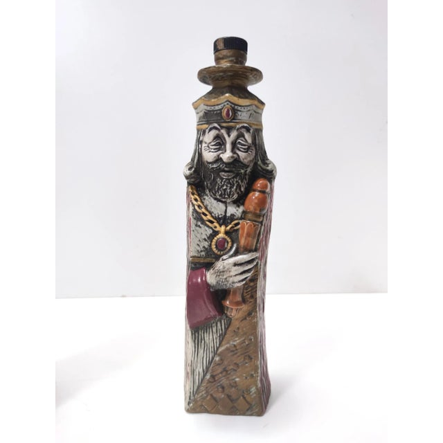 Vintage Ceramic Liquor Bottles Representing a King and a Queen, Italy, 1960s, Set of 2 For Sale - Image 6 of 9