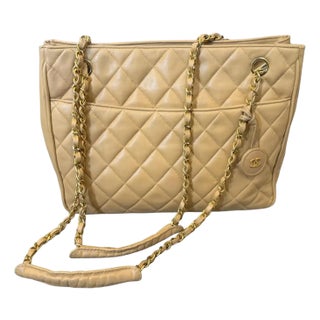 1980s Vintage Chanel Beige Lambskin Leather and Brass Shoulder Bag For Sale