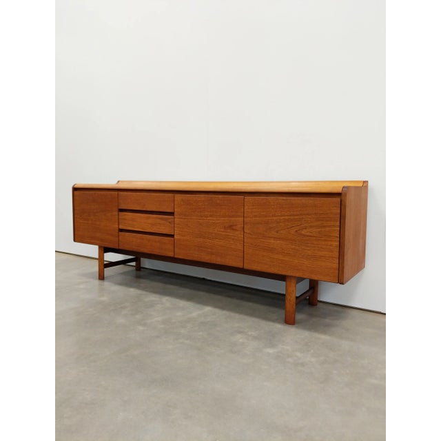 Mid-Century Modern 1960s Vintage Mid Century Modern Teak Credenza by White and Newton For Sale - Image 3 of 12