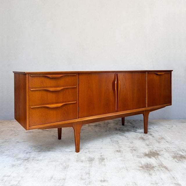 Mid-Century Modern Vintage Teak Sideboard, 1960s For Sale - Image 3 of 17