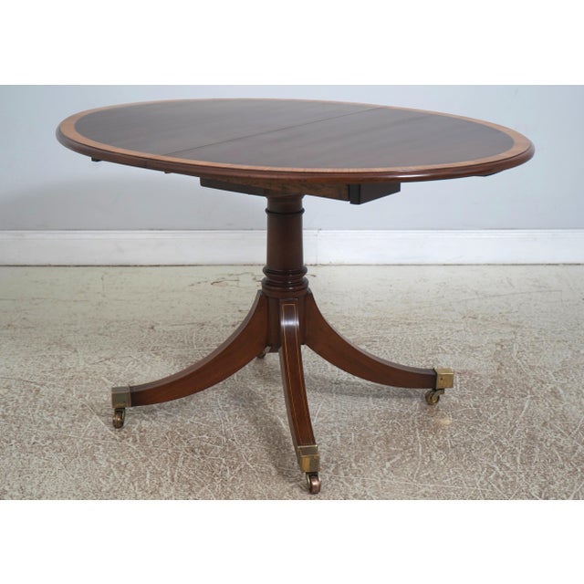 Traditional Georgian Style Oval Mahogany Inlaid Dining Table For Sale - Image 3 of 18