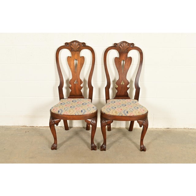 Queen Anne Kittinger Georgian Carved Mahogany Side Chairs or Dining Chairs, Pair For Sale - Image 3 of 17