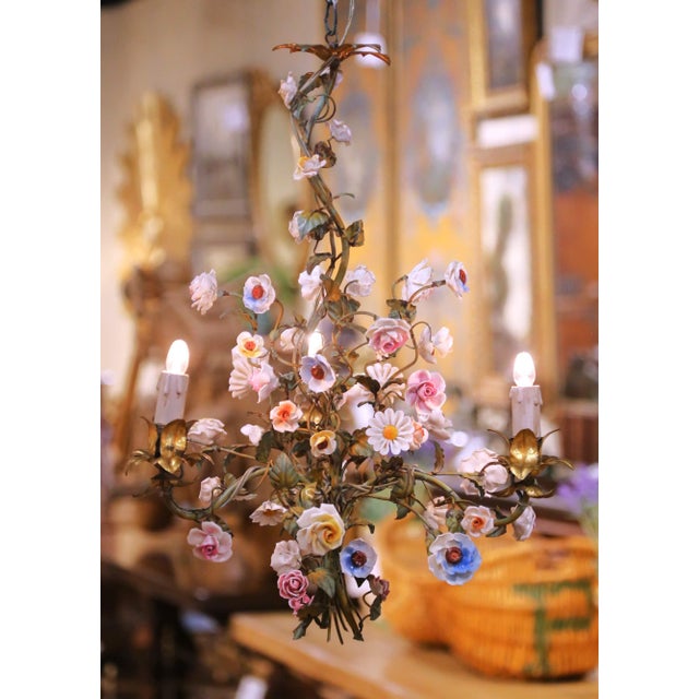 French Early 20th Century French Floral Porcelain and Iron Three-Light Chandelier For Sale - Image 3 of 11