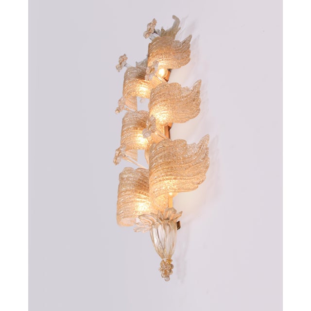 1960s Grand Hotel Wall Sconce in Golden Murano Glass & Brass from Barovier & Toso, 1960s For Sale - Image 5 of 13