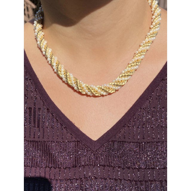 The 52nd Street: Classic Pearl and Rope Chain Woven Necklace in Yellow Gold For Sale In Philadelphia - Image 6 of 6