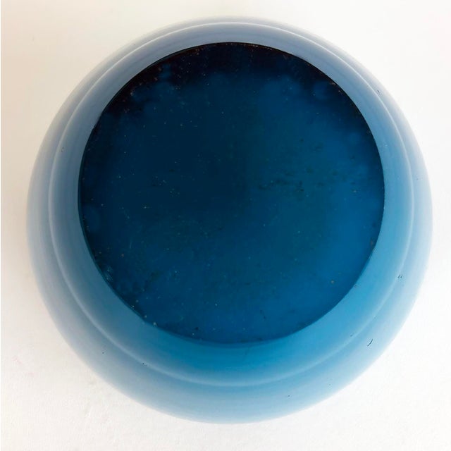 Late 20th Century Murano Tiffany Blue Cased Glass to Clear Vase For Sale In Miami - Image 6 of 6