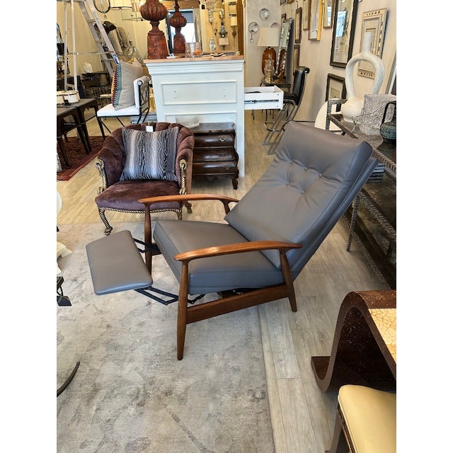 1970s Mid Century Lounge Recliner With Custom Upholstery Attributed to Milo Baughman For Sale - Image 11 of 12