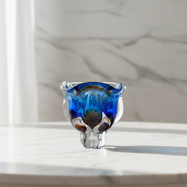 This striking art glass bowl was designed by Josef Hospodka for Chřibská Glassworks during the 1960s, a period renowned...