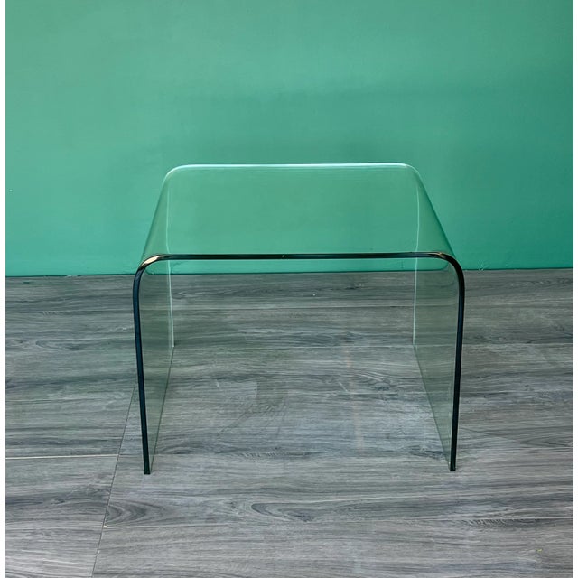 Mid-century modern bent glass Side Table Dimensions: 21"Width x 19"Depth x 17"Height