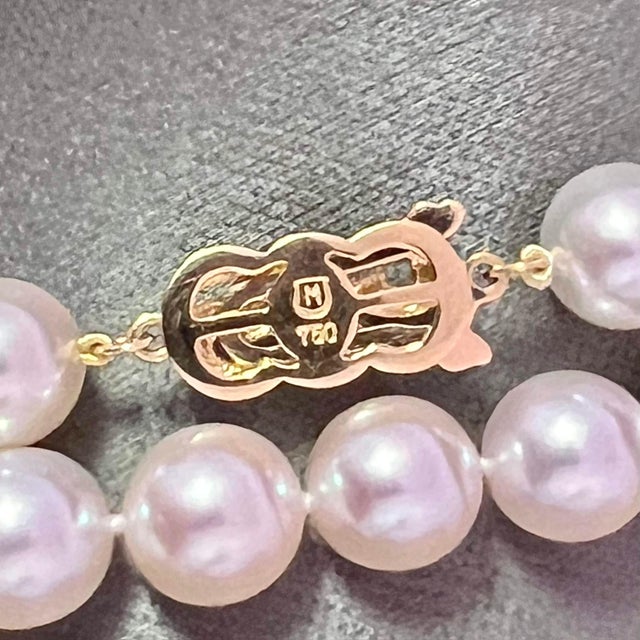 Metal 1990s Mikimoto Estate Akoya Pearl Necklace 18k Gold Certified For Sale - Image 7 of 12