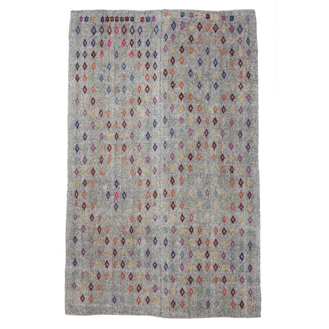 Textile 1960s Vintage Embroidered Gray Turkish Kilim Rug- 6′9″ × 10′5″ For Sale - Image 7 of 7