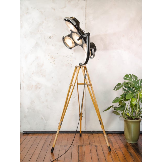 2004 Four-Lens Shadowless Surgical Lamp on Army Crutch Tripod from Heraeus Hanaulux, 1990s For Sale - Image 12 of 18