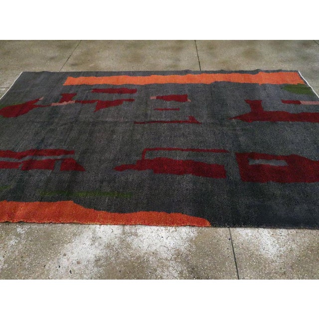 Galerie Shabab Collection Mid-20th Century Handmade Turkish Anatolian Small Room Size Carpet For Sale In New York - Image 6 of 10