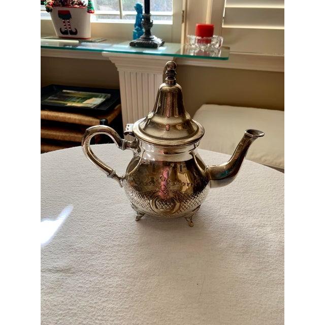 1970s 1970s Théière Moulay Hassan Moroccan Arabic Design Silverplate Tea Pot For Sale - Image 5 of 5