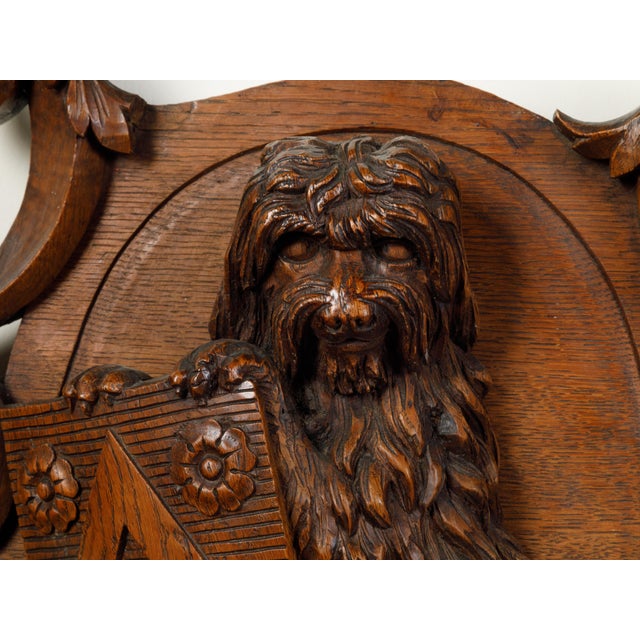 Brown English 1880s Carved Wooden Wall Cartouche Depicting a Dog with Coat of Arms For Sale - Image 8 of 8
