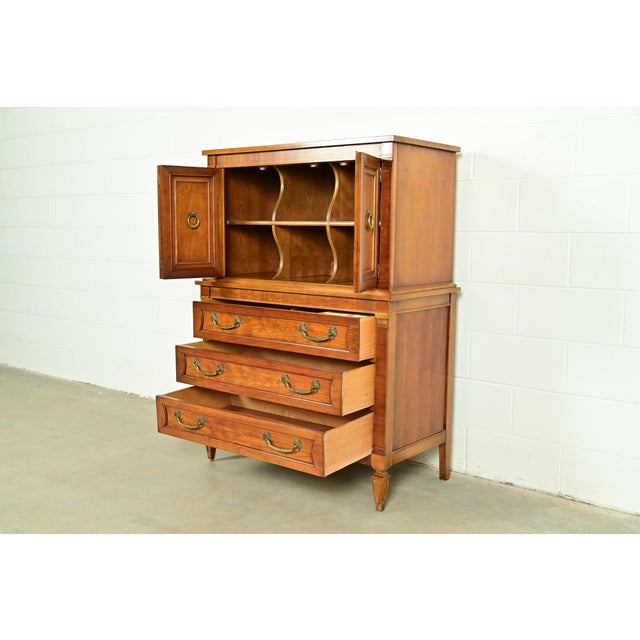 Thomasville French Regency Louis XVI Carved Fruitwood Gentleman's Chest, Circa 1960s For Sale In South Bend - Image 6 of 16