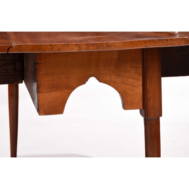 18th Century Fine Queen Anne Figured Applewood Drop Leaf Table, Sack Provenance For Sale - Image 4 of 11