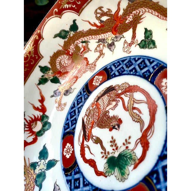 Ceramic Mid 20th Century Japanese Imari Style Dragon & Phoenix Porcelain Bowl With Gilt Decoration For Sale - Image 7 of 10