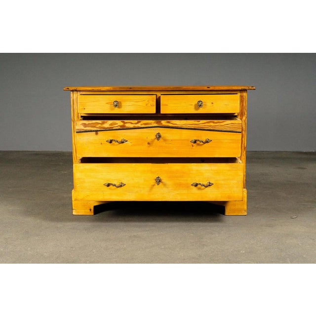 Art Nouveau Chest of Drawers in Pine For Sale - Image 4 of 18
