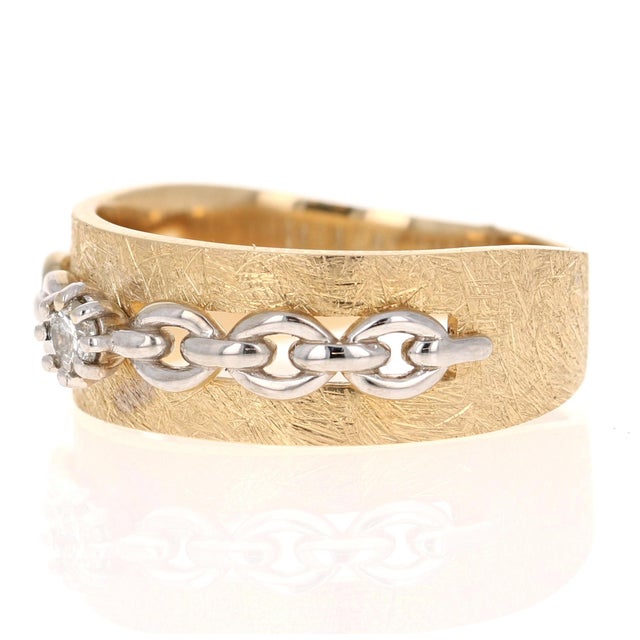 Round Cut Diamond Yellow Gold Band Size 7 For Sale - Image 4 of 7