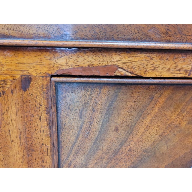 English Regency Bowfronted Sideboard with Drop Handles, 1800s For Sale - Image 15 of 18