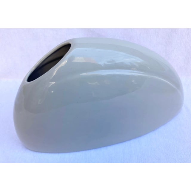 Art Deco 1980s Art Deco Revival Royal Haeger Gray Vase For Sale - Image 3 of 5