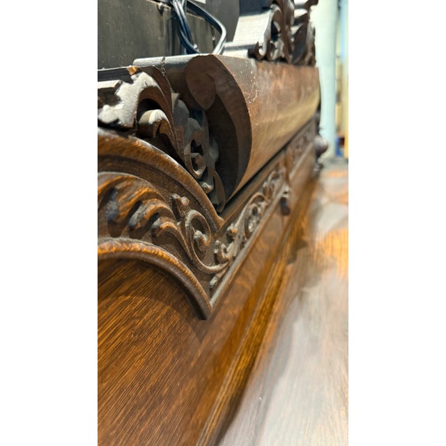 Late 19th Century Tiger Oak Huntboard Hutch Cabinet For Sale - Image 18 of 18