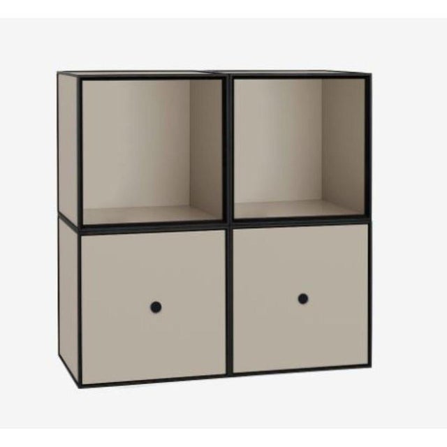 35 sand frame square standard box by Lassen. Dimensions: D 70 x W 35 x H 70 cm. Materials: Finér, Melamin, Melamine,...
