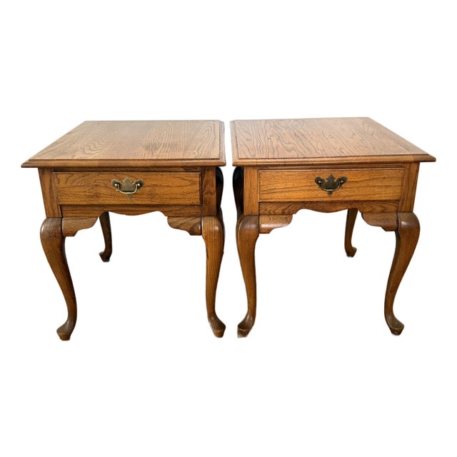 Late 20th Century Broyhill Oak Queen Anne Side Tables For Sale
