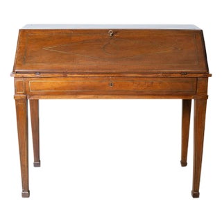 Louis XVI writing desk in walnut. 18th century For Sale