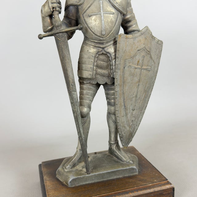Wood Vintage Medieval Knight Statue in Armor with Sword and Shield on Wooden Base from Artigianale, 1950s For Sale - Image 7 of 11
