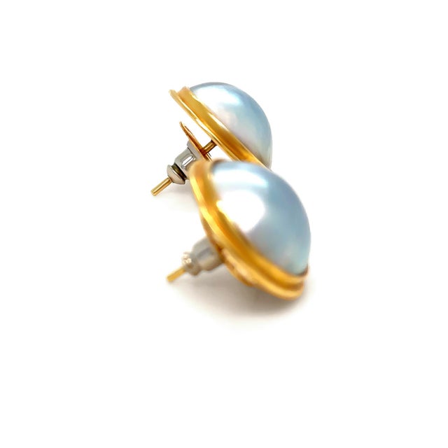 Contemporary 18ct Yellow Gold Mabe Tahitian Pearl Earrings 17mm 10.26g, A Pair For Sale - Image 3 of 7
