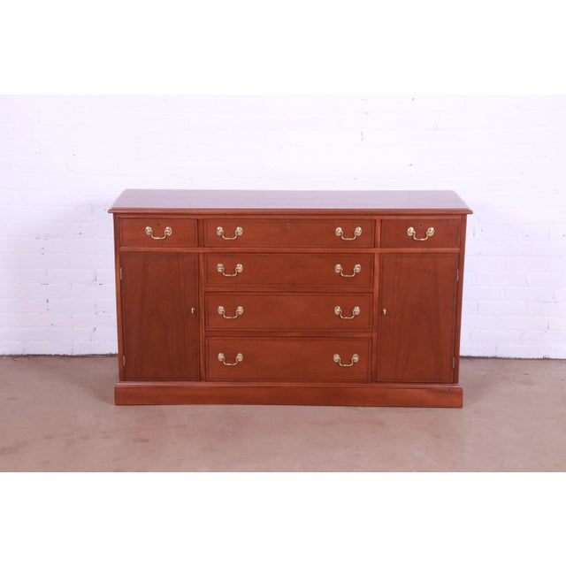 1970s Henkel Harris Georgian Solid Mahogany Sideboard Credenza or Bar Cabinet, Newly Refinished For Sale - Image 5 of 13