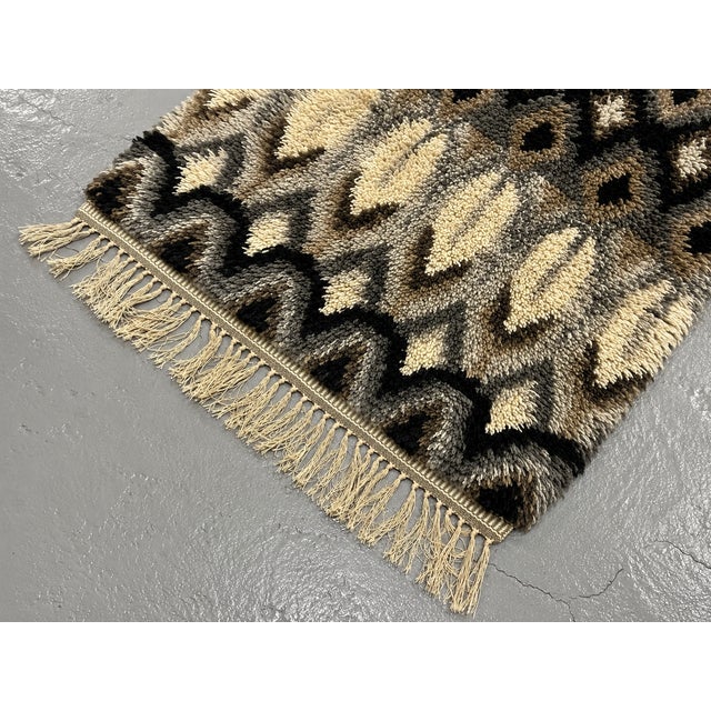 Mid Century Modern Scandinavian Rya Rug / Carpet, C. 1960's For Sale - Image 9 of 10
