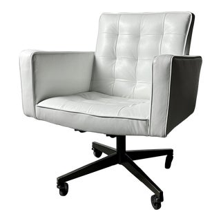 Mid Century Modern Vincent Cafiero Executive Task Chair for Knoll Restored in White Leather For Sale
