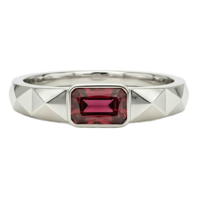 Garnet Solitaire Ring for Men Silver, Gold, Size 10 For Sale