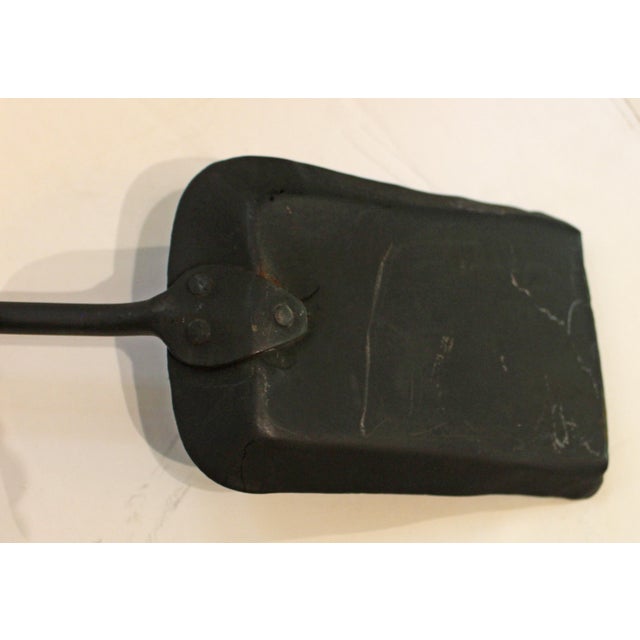 Late 18th Century Late 18th Century English Georgian Brass & Iron Fireplace Tools For Sale - Image 5 of 7