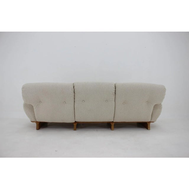 1970s Italian Sofa in Boucle, 1970s For Sale - Image 5 of 10