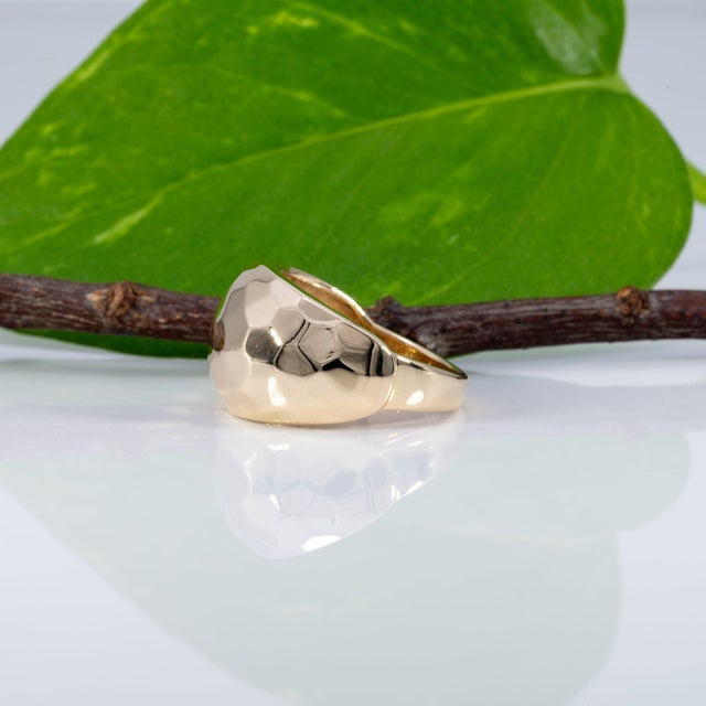 Metal Wide Comfort Fit Estate Band Ring: Solid 14k Gold – Hammered Polished Band, Size 6 For Sale - Image 7 of 9