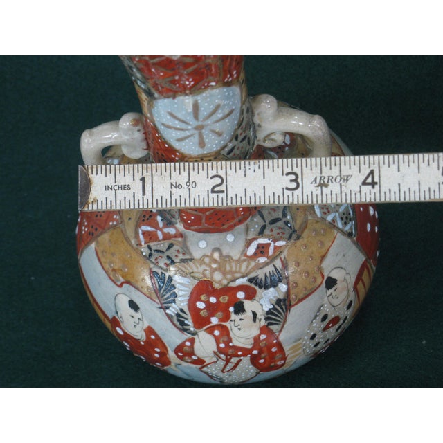 Vase Japanese Satsuma Figurine Handles Antique Oriental Pottery Japan Men Ladies For Sale - Image 17 of 18